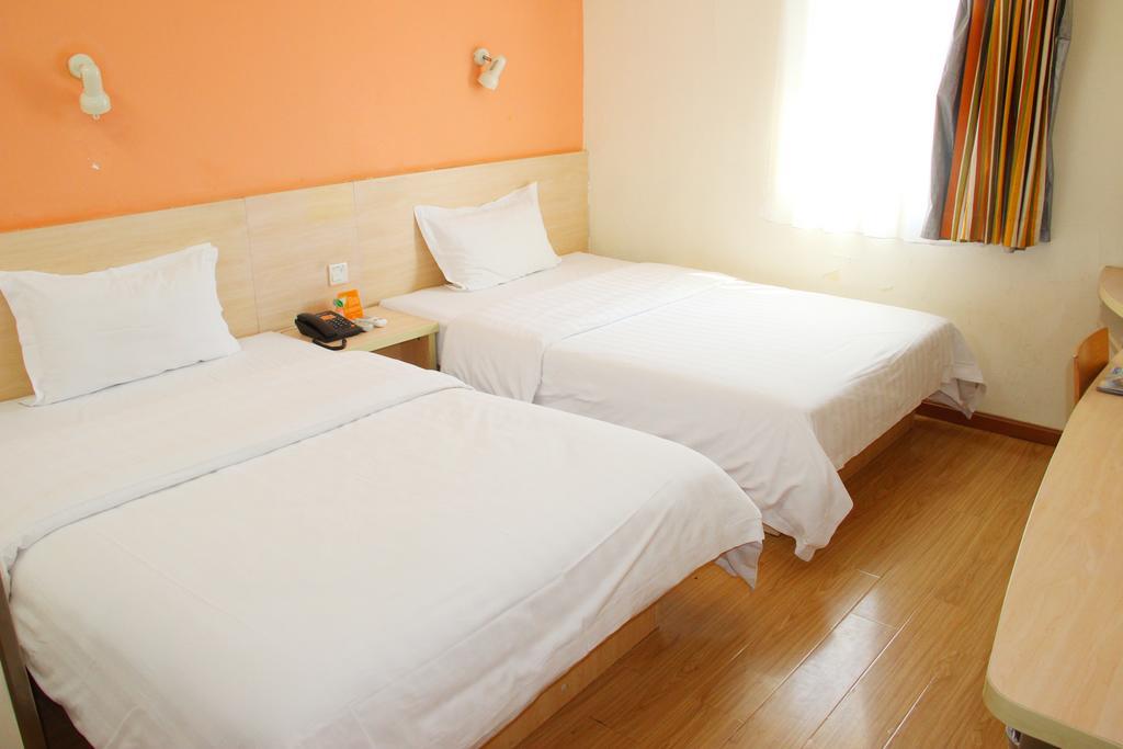 7Days Inn Guangzhou Tianhe Tianpingjia Subway Station חדר תמונה