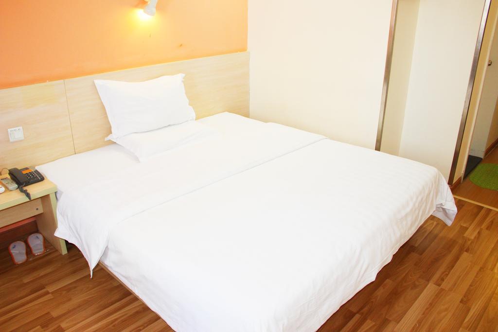 7Days Inn Guangzhou Tianhe Tianpingjia Subway Station חדר תמונה