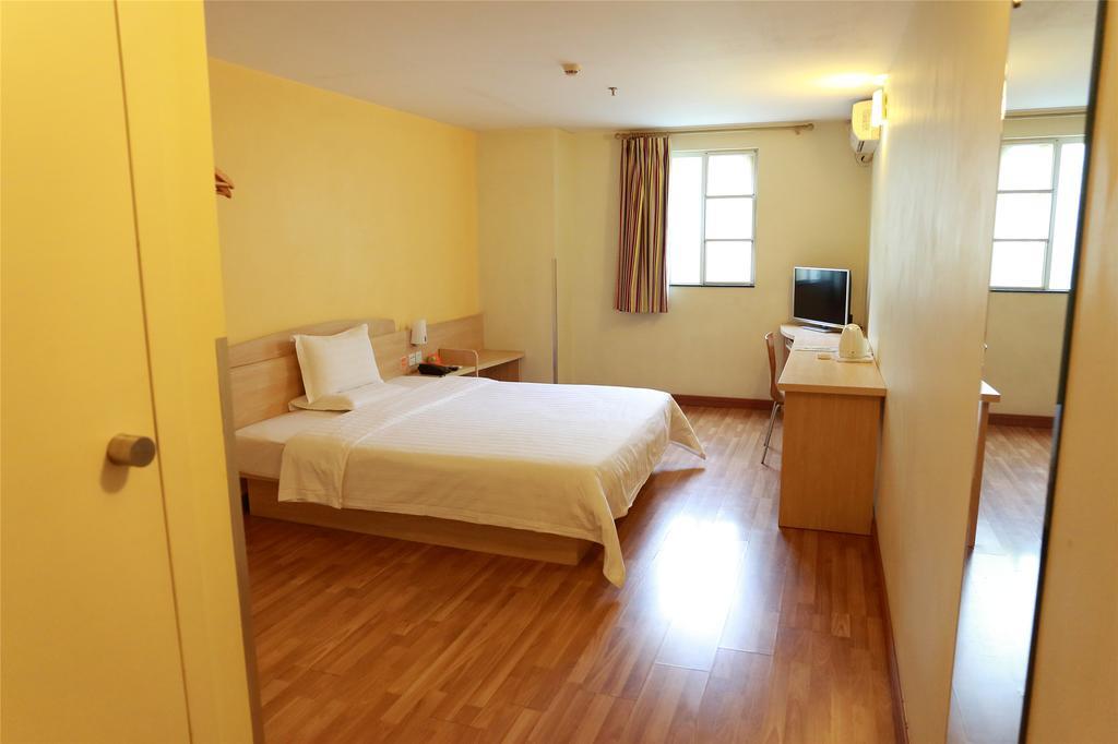 7Days Inn Guangzhou Tianhe Tianpingjia Subway Station חדר תמונה