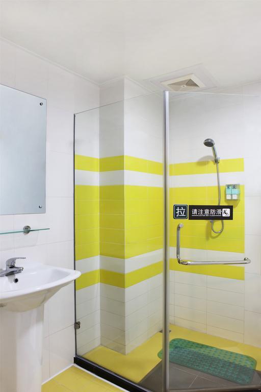 7Days Inn Guangzhou Tianhe Tianpingjia Subway Station חדר תמונה