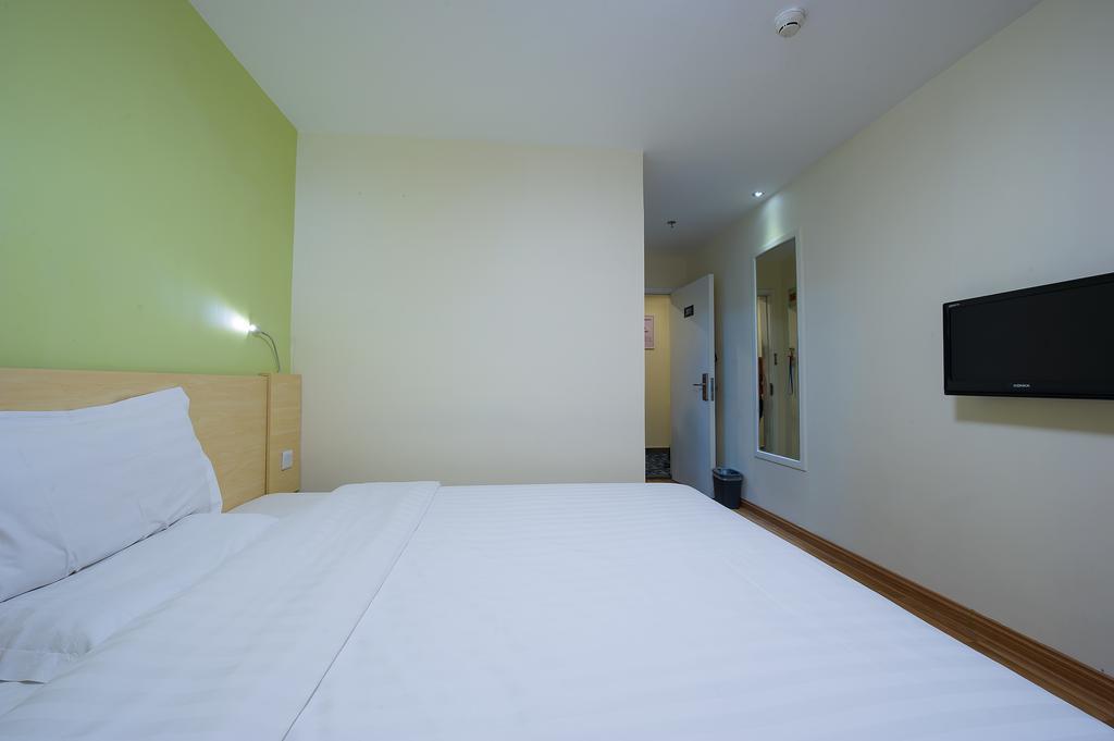 7Days Inn Guangzhou Tianhe Tianpingjia Subway Station מראה חיצוני תמונה